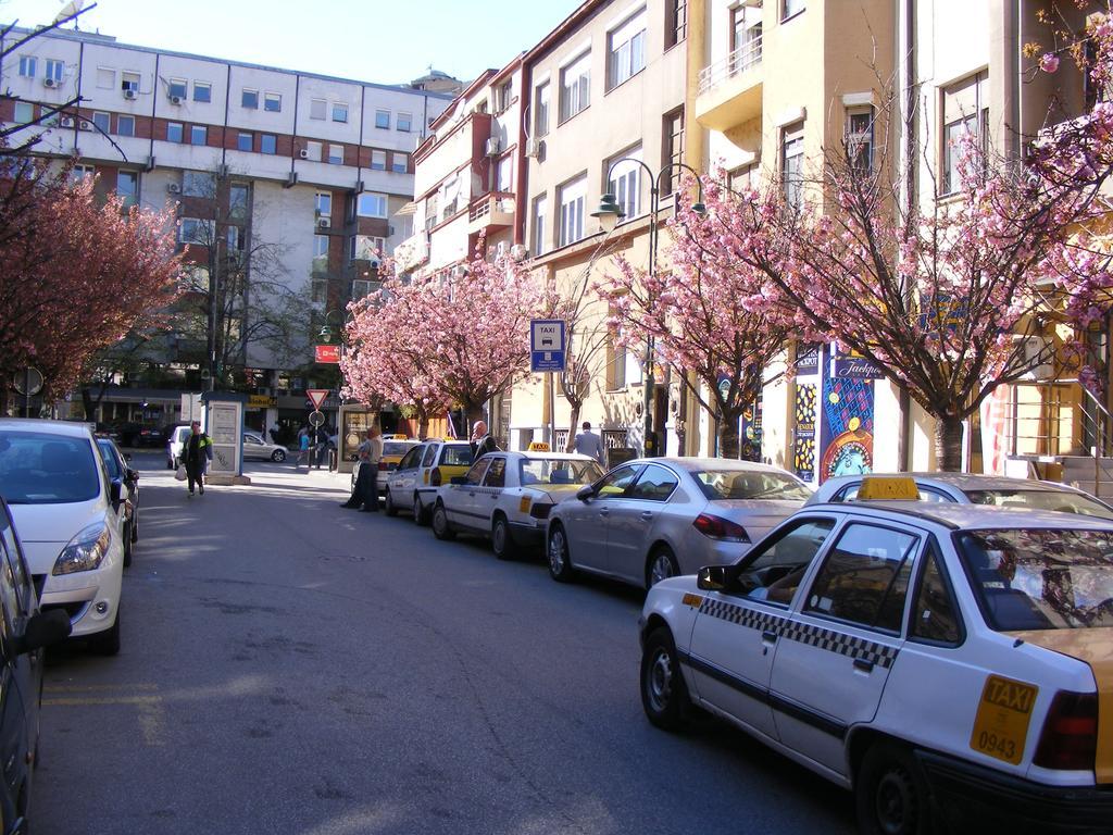Valor Central Apartments Скопье Экстерьер фото